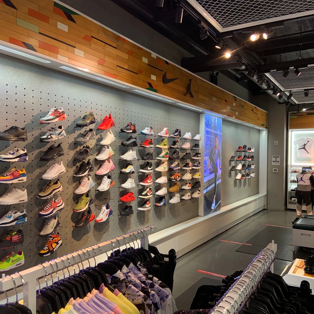 Foot Locker 1