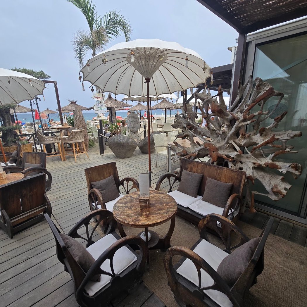 Nouvelle Vague Beach Club 3