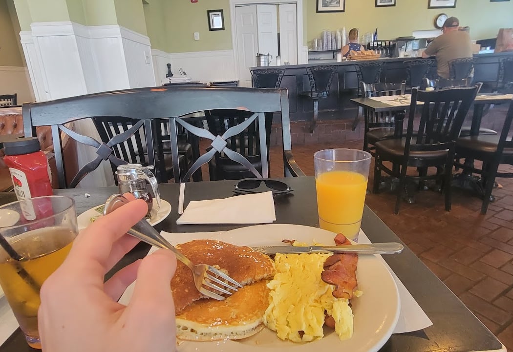 Alex's Restaurant 3