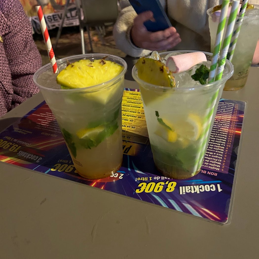 Coctelería 100 Cocktelitos 1