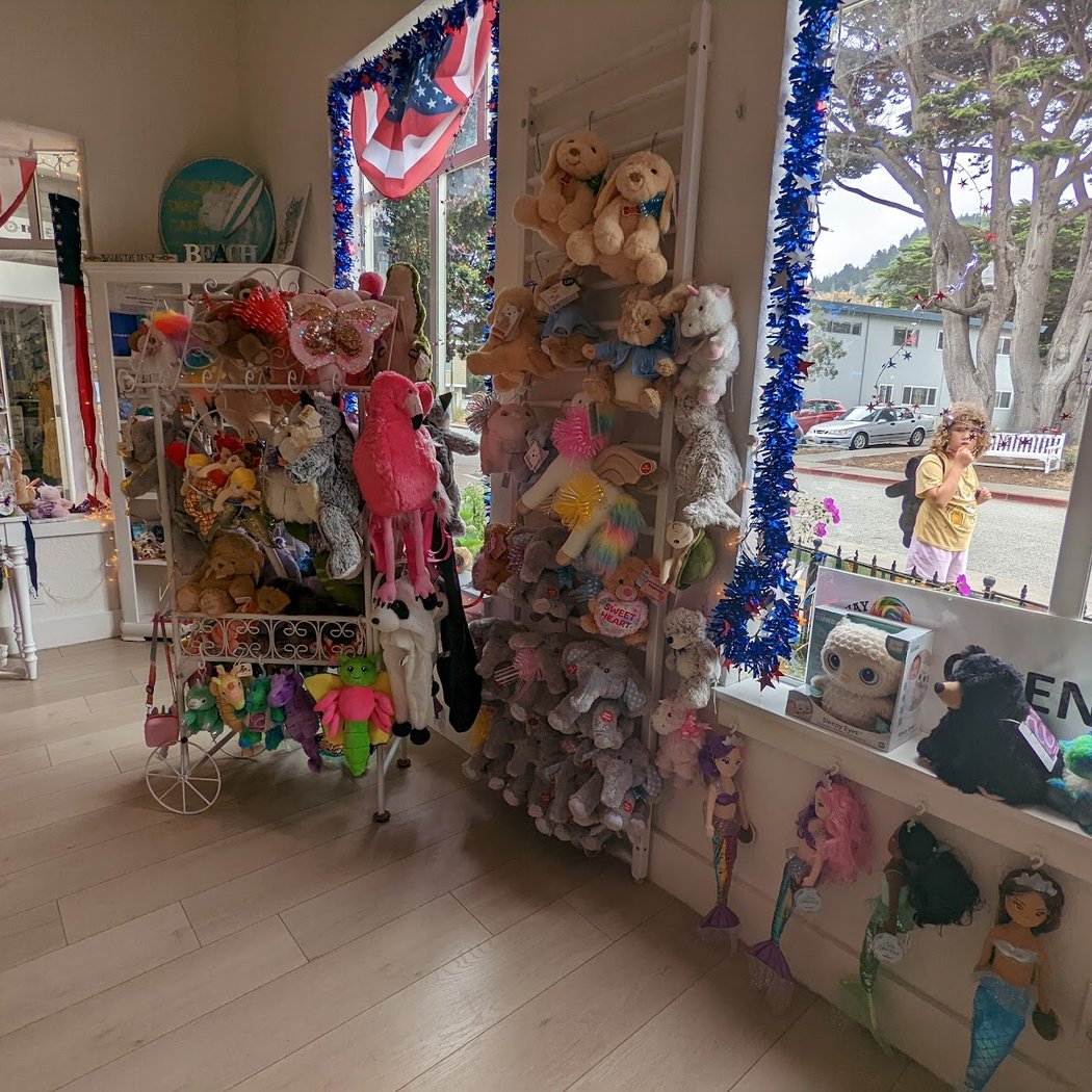 Rockaway Beach Gifts & Sweets 3
