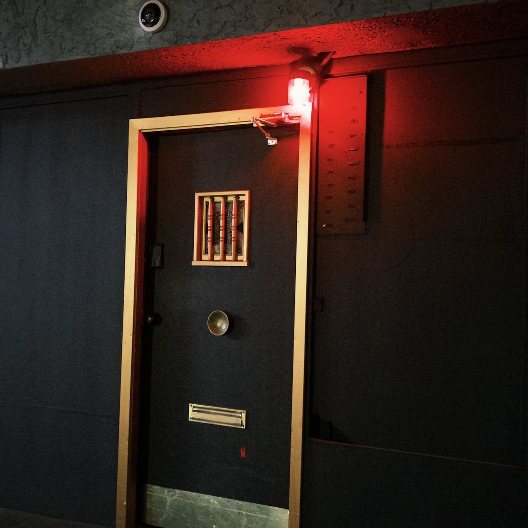 Jaguar Room 3