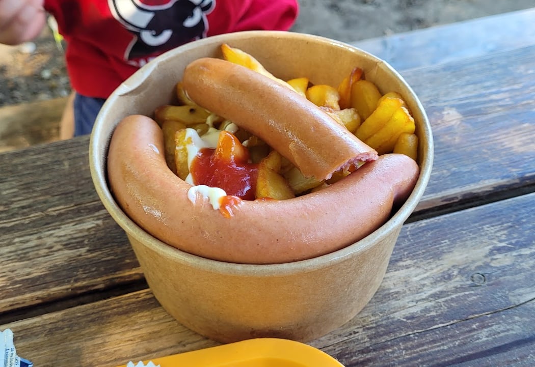 La Guinguette de Marius et la place du marché 3