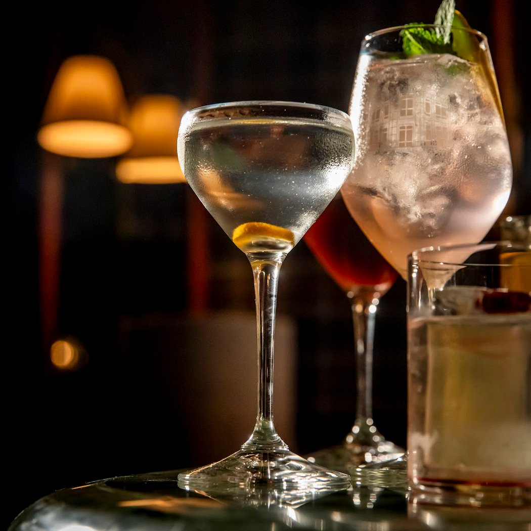 Divine House Bar 1