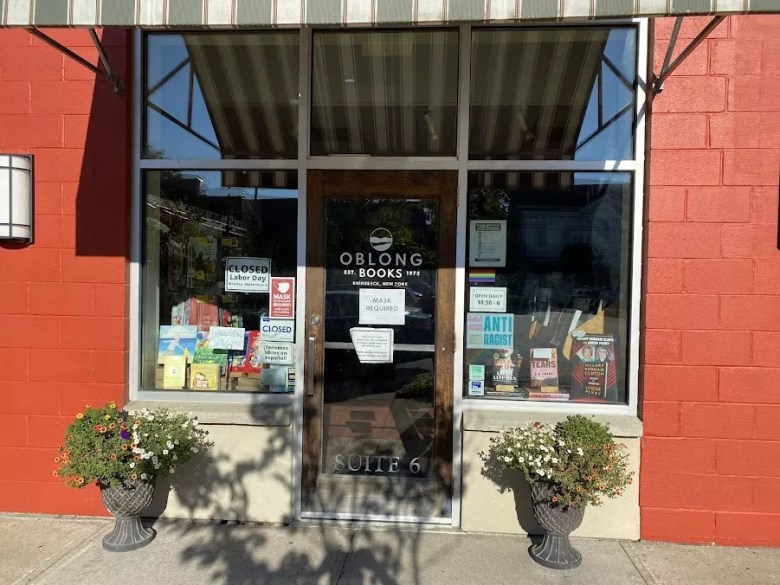 Oblong Books [Millerton] 2