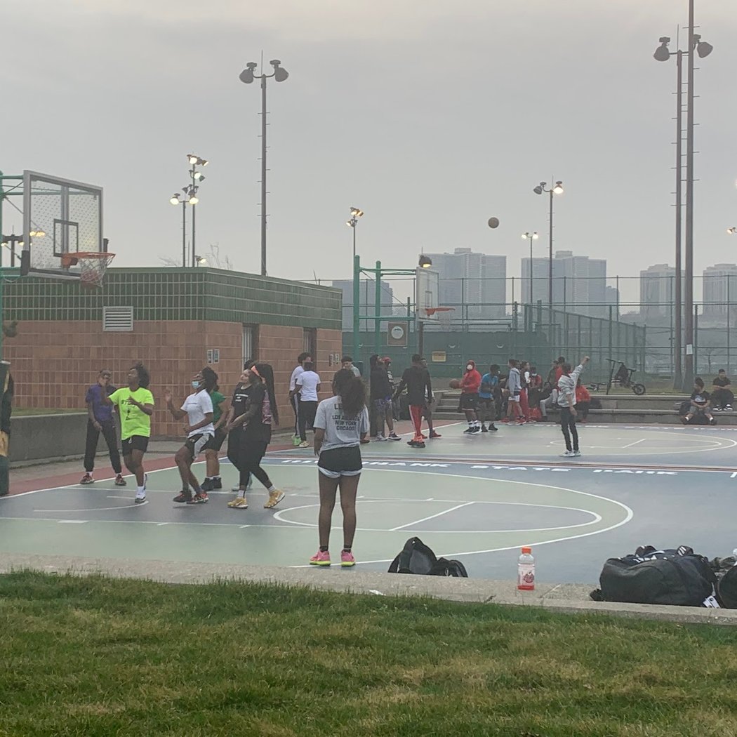 Basketball Courts at Riverbank State Park 🏀 3