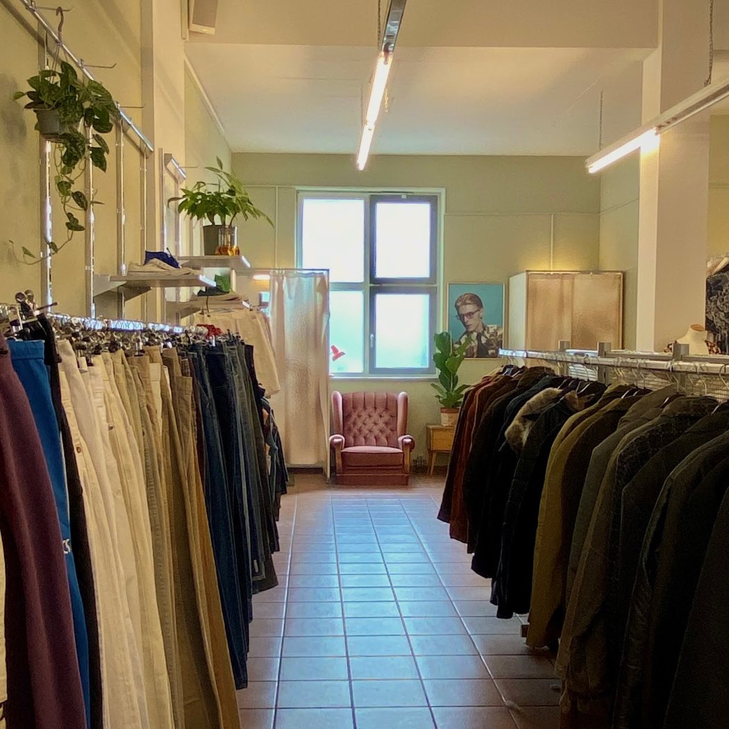 HUMANA Secondhand & Vintage 2