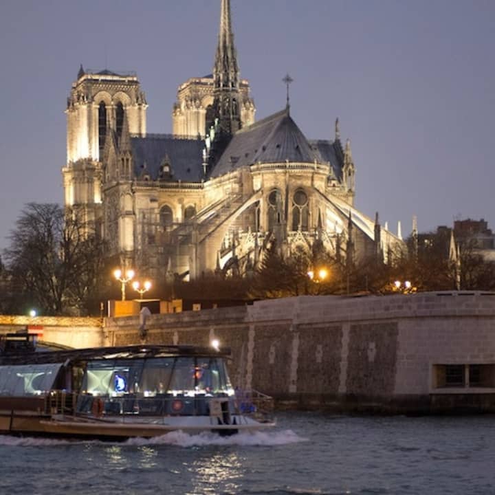 Dîner-croisière gastronomique sur la Seine 2