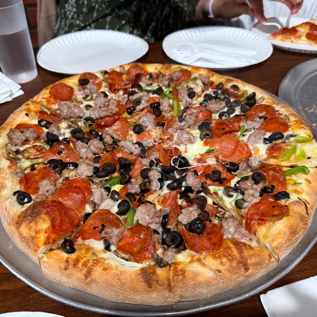 Sabrosa Pizza 3