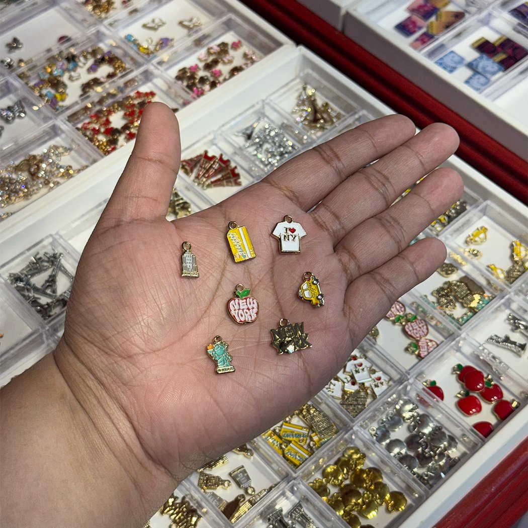 Endearest Charm Bar & Permanent Jewelry 3