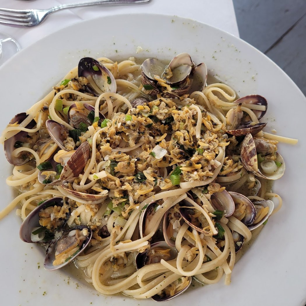 LUCETI'S on 25th 1