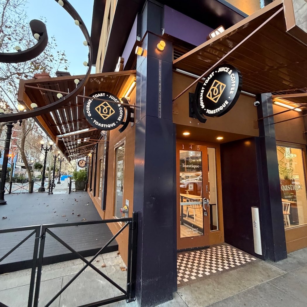 Toastique – Grand Opening 3