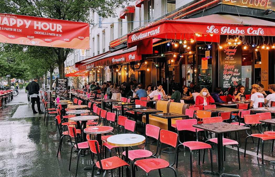 Le Globe Café 1