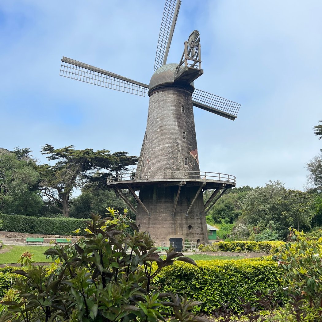 Golden Gate Park: West EndBreakers, Old Trains & Windmills! Tour 1