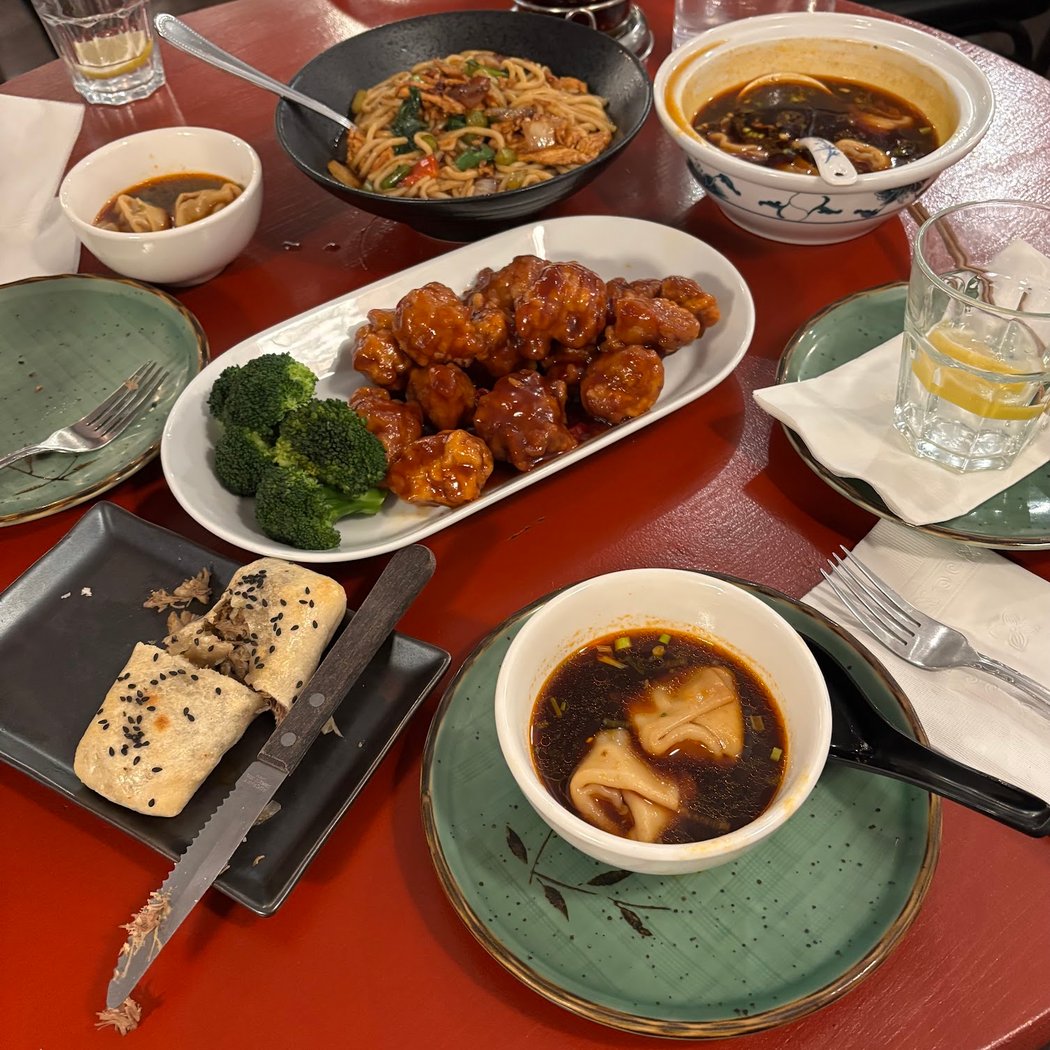 Jiang's Kitchen 疆湖 - Halal Chinese Food 3