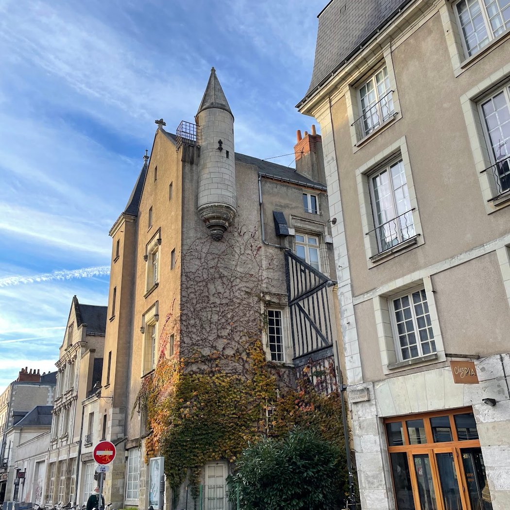 Place Plumereau 3