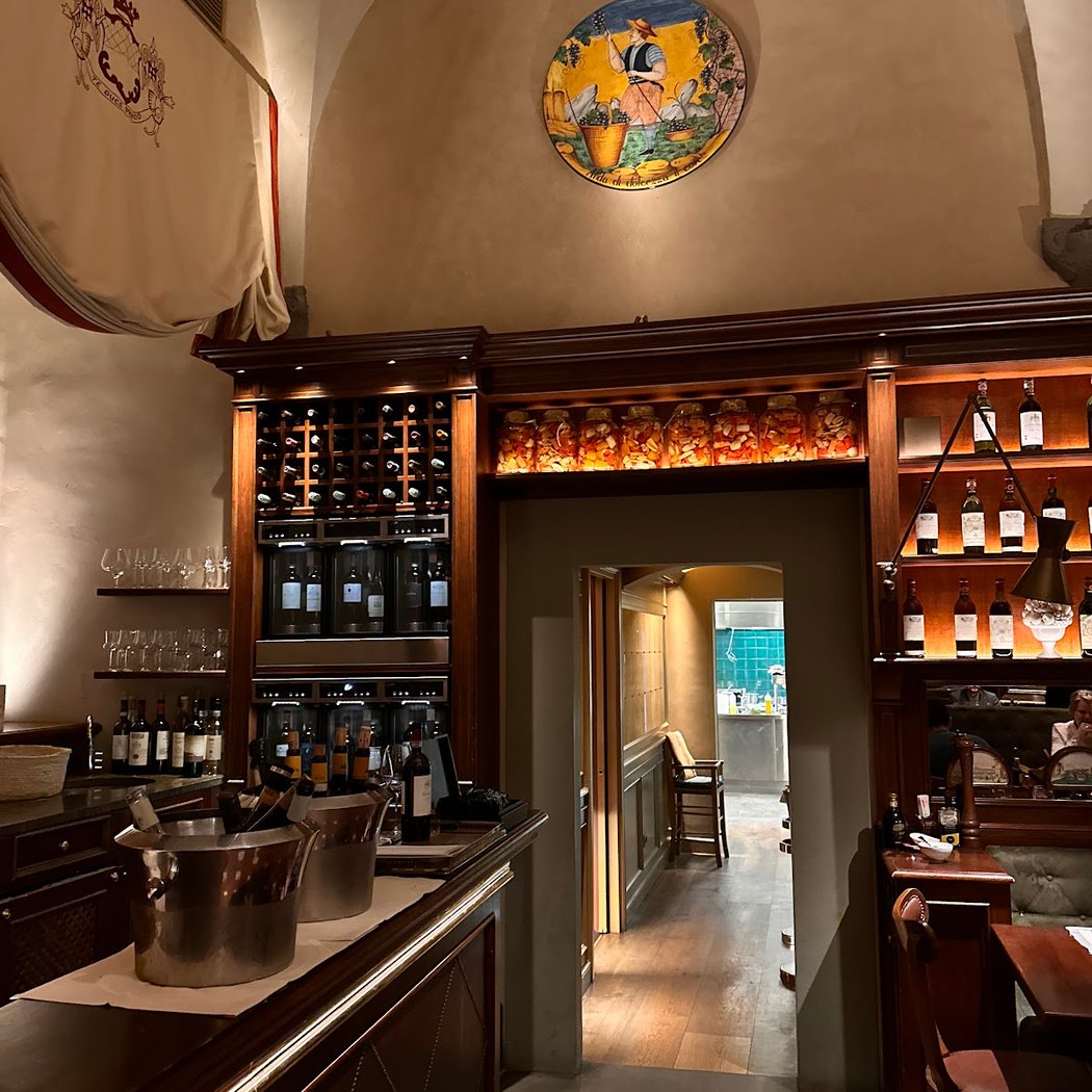 Cantinetta Antinori 3