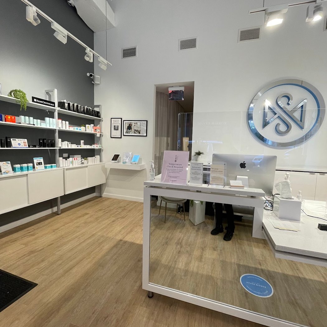 Silver Mirror Facial Bar - Flatiron 3