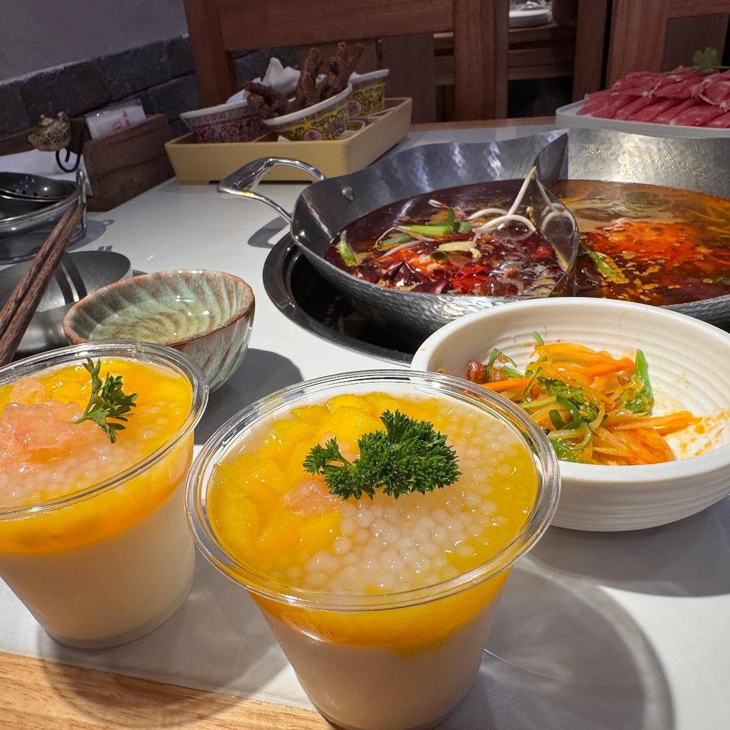 四季茶馆火锅 Four Seasons Tea House Hot Pot 2