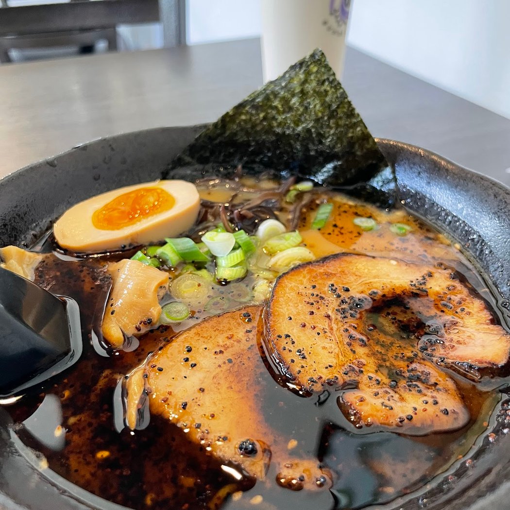 UMI TEA & RAMEN 1