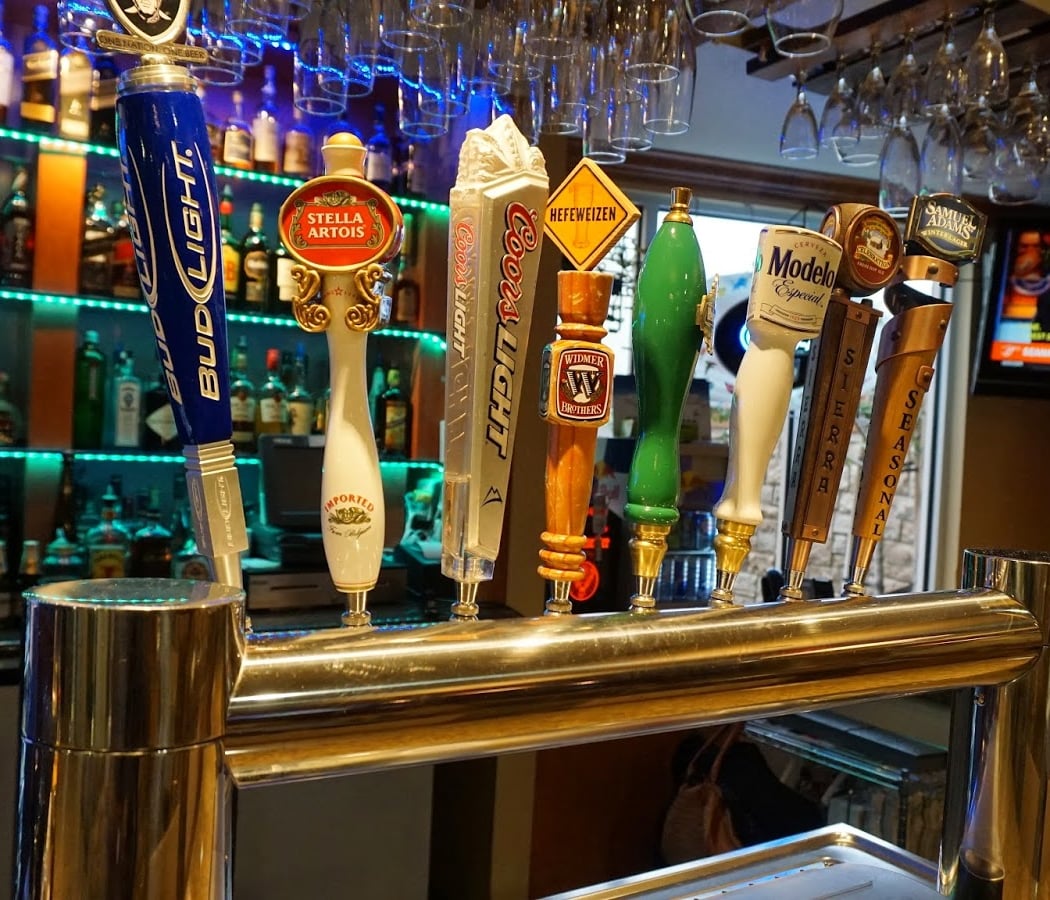 Diamonds Sports Bar & Grill 3