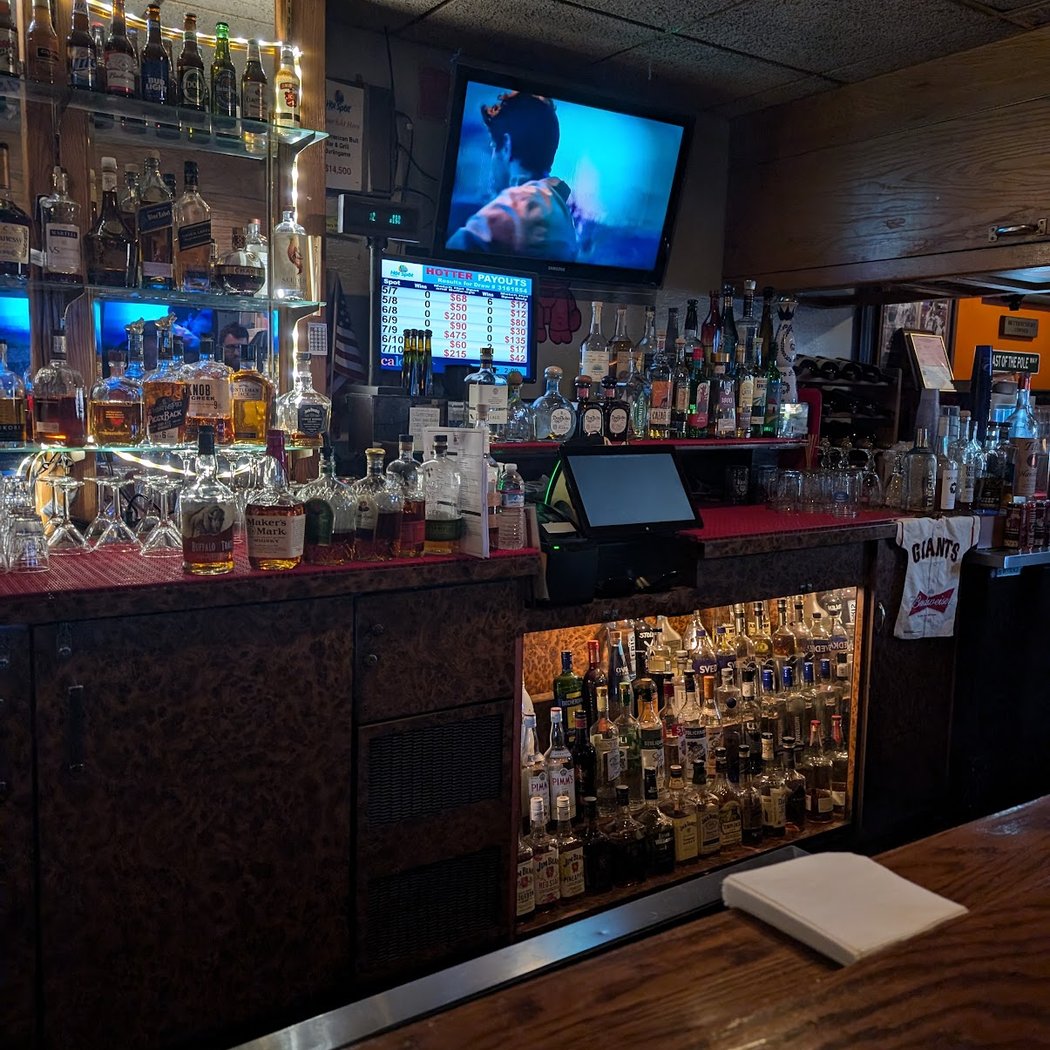 American Bull Bar & Grill 3