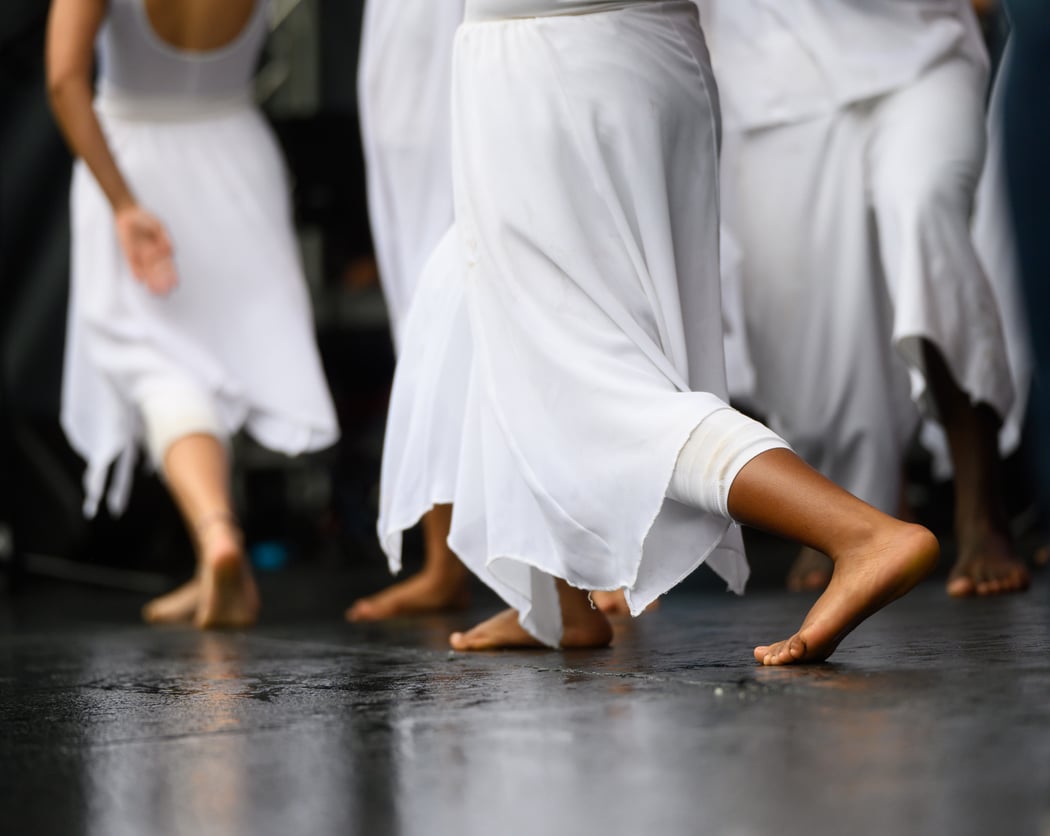 Spectacle de danse modern ext: The event is called 1