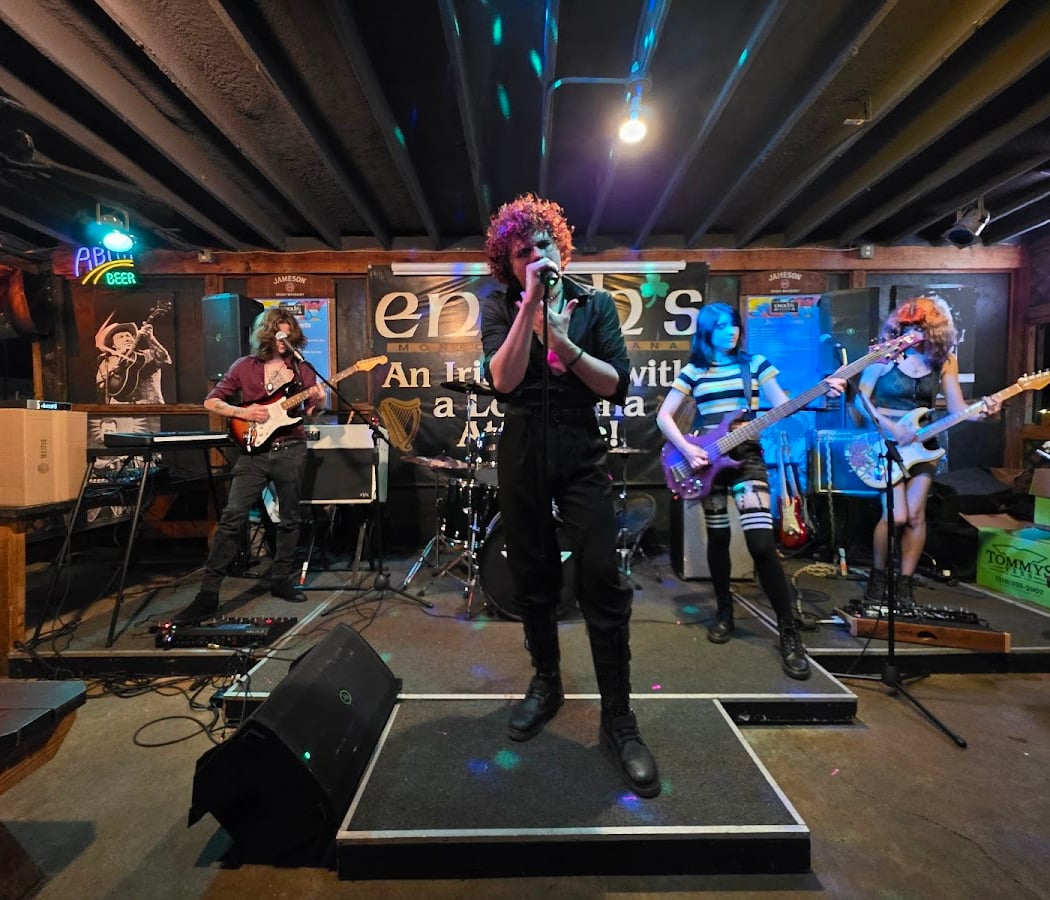 Enoch's Irish Pub 1