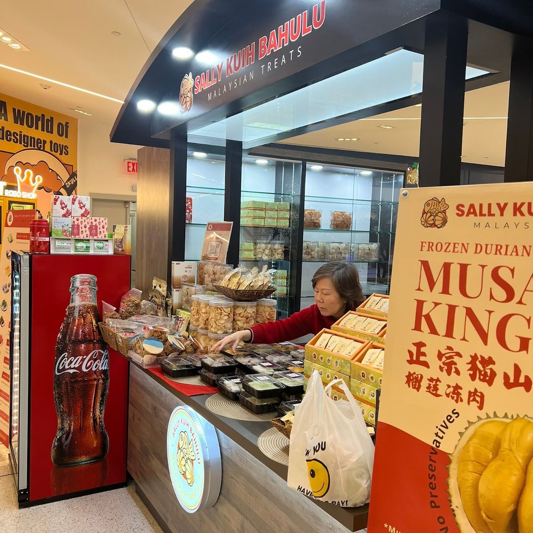 Sally’s Kuih Bahulu - Specialty Dessert, Southeast Asian, Malaysian, Singaporean Cakes and Cookies 5