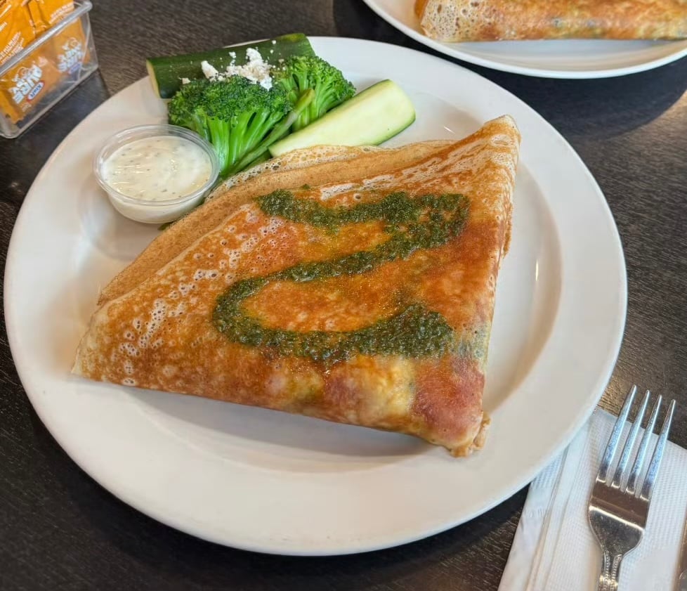 Frodo Joe's Petit Cafe 3