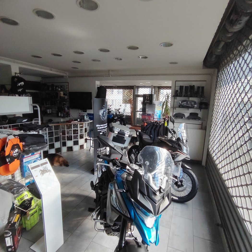 Luc Motos 3