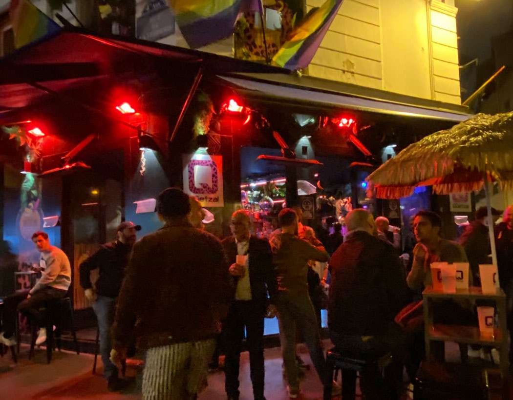 Quetzal Bar 3
