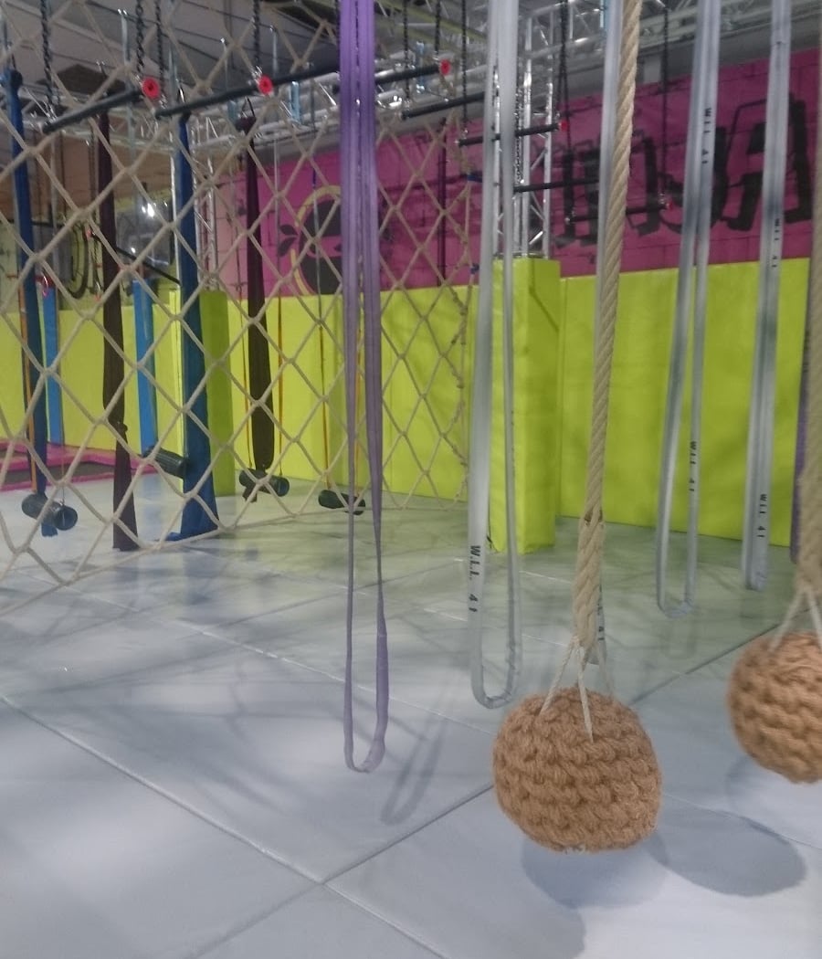 IN ZI'AIR TRAMPOLINES VINEUIL 2