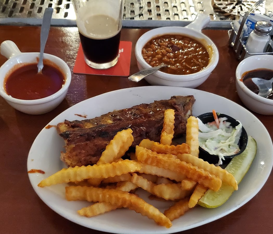 Twin Anchors Restaurant & Tavern 3