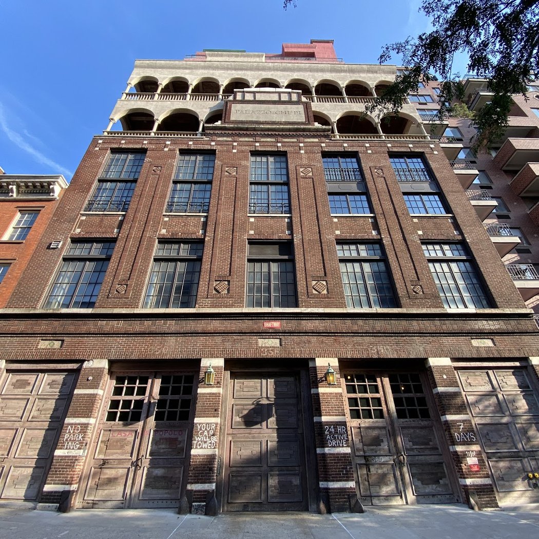 Palazzo Chupi 3