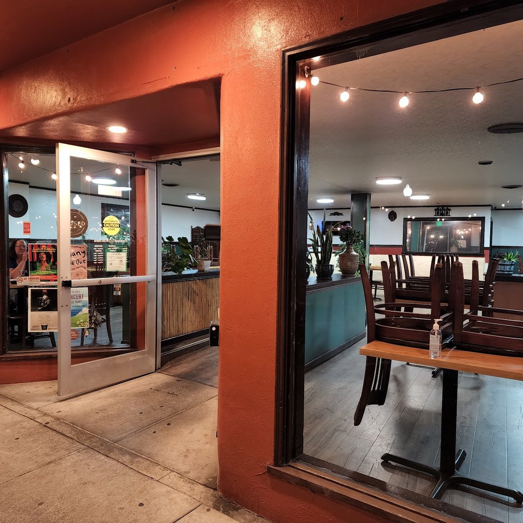 Everest Kitchen Restaurant & Bar 2