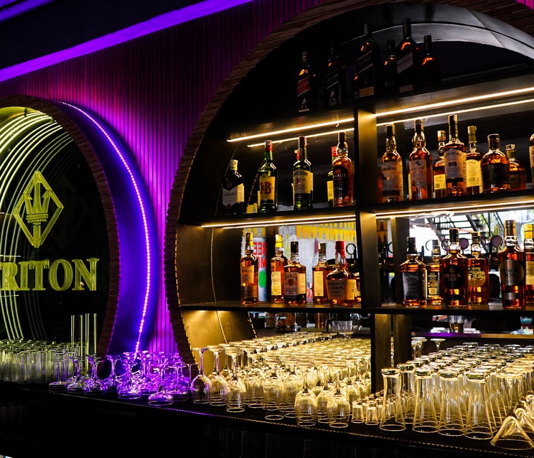 TRITON LOUNGE BAR AND PUB 2