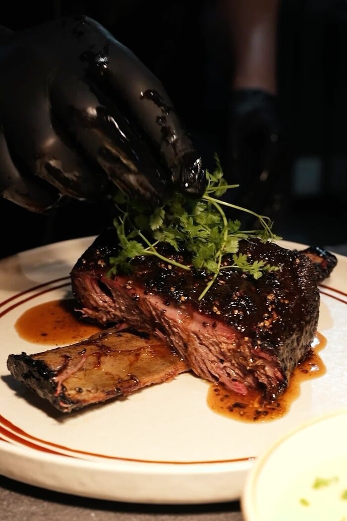 Tomahawk Restaurant 3