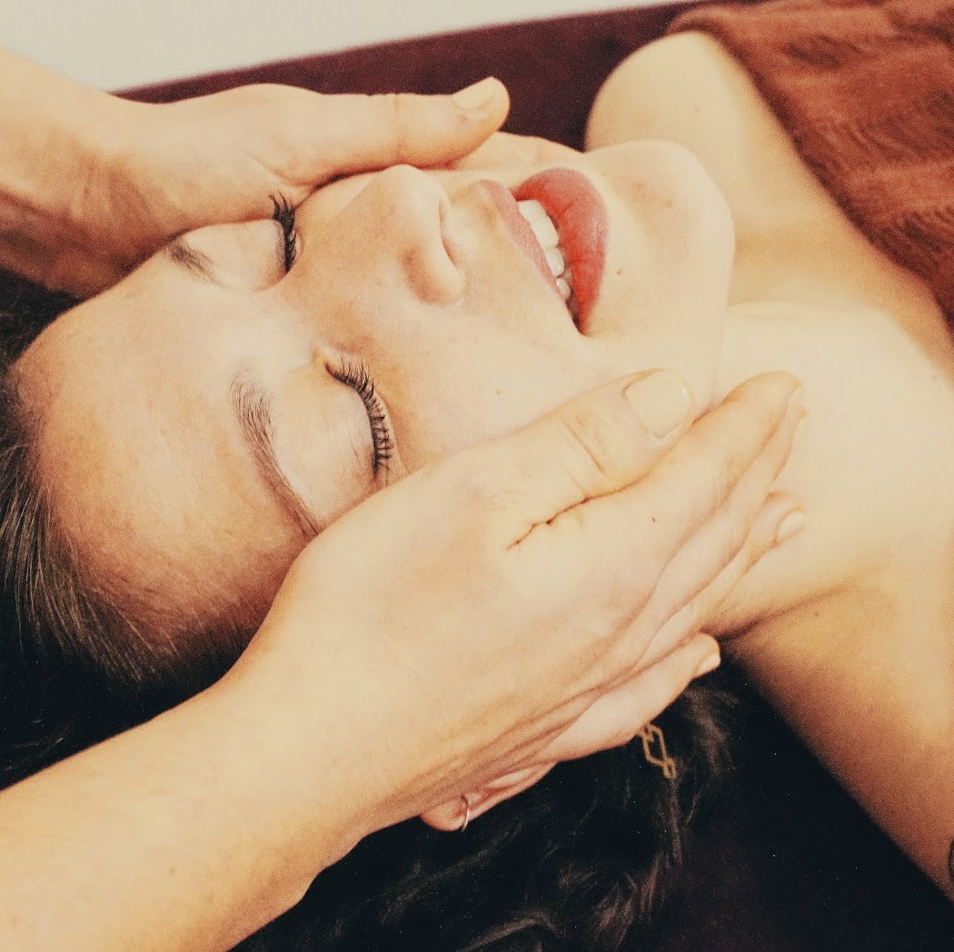 Espace ADITI - Massages - Soin Rebozo - Serrage du bassin - Massage prénatal - Massage bébé 1