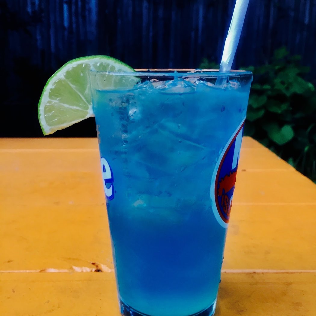 Game Day Specials at Redd’s Tavern 3