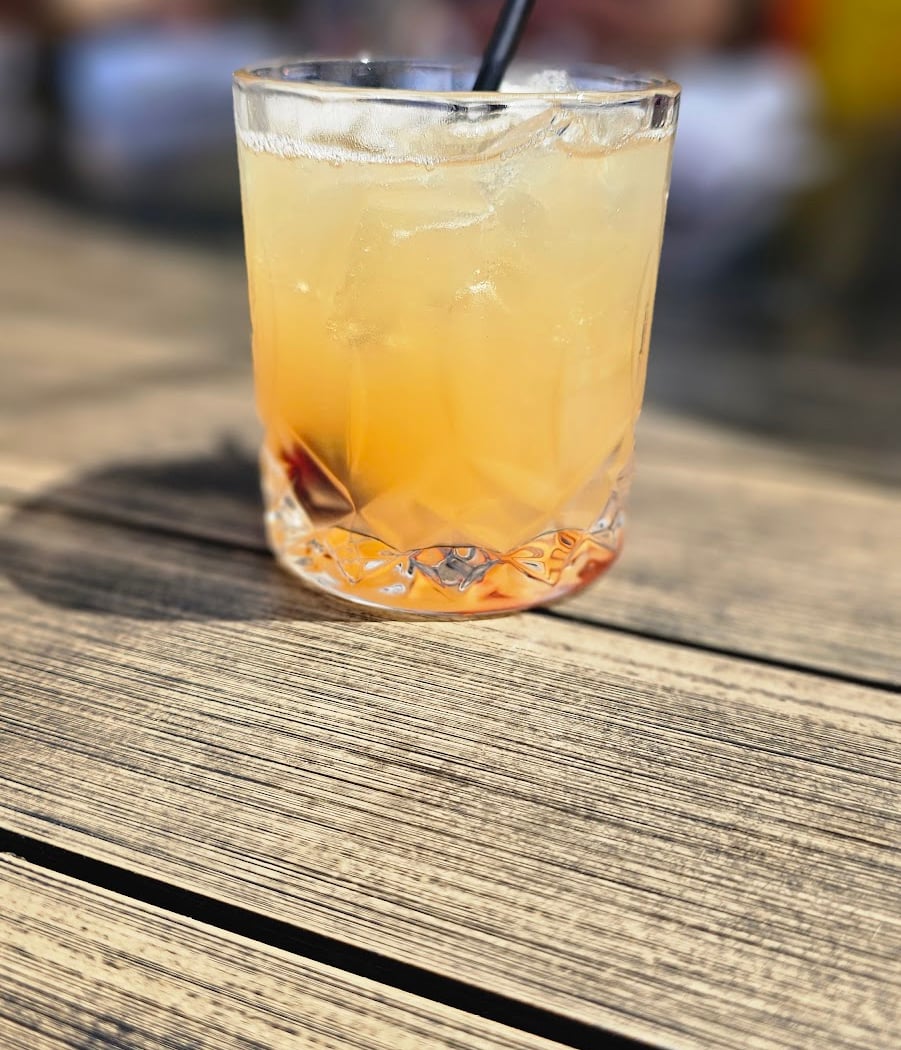 Whiskey, Wings & Live Music 1