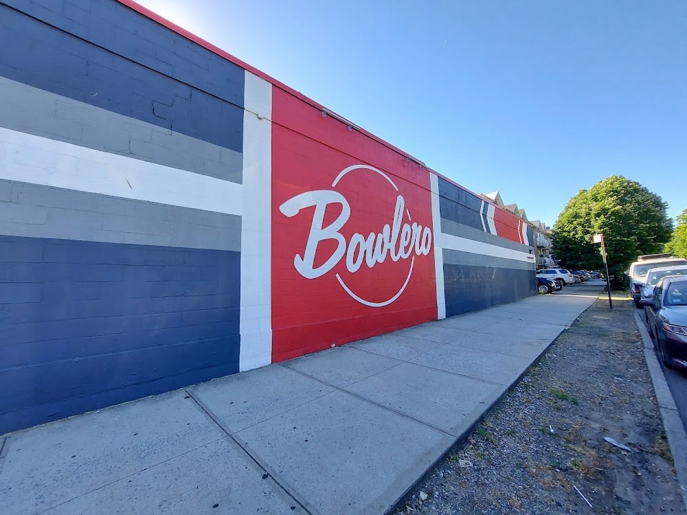 Bowlero 3