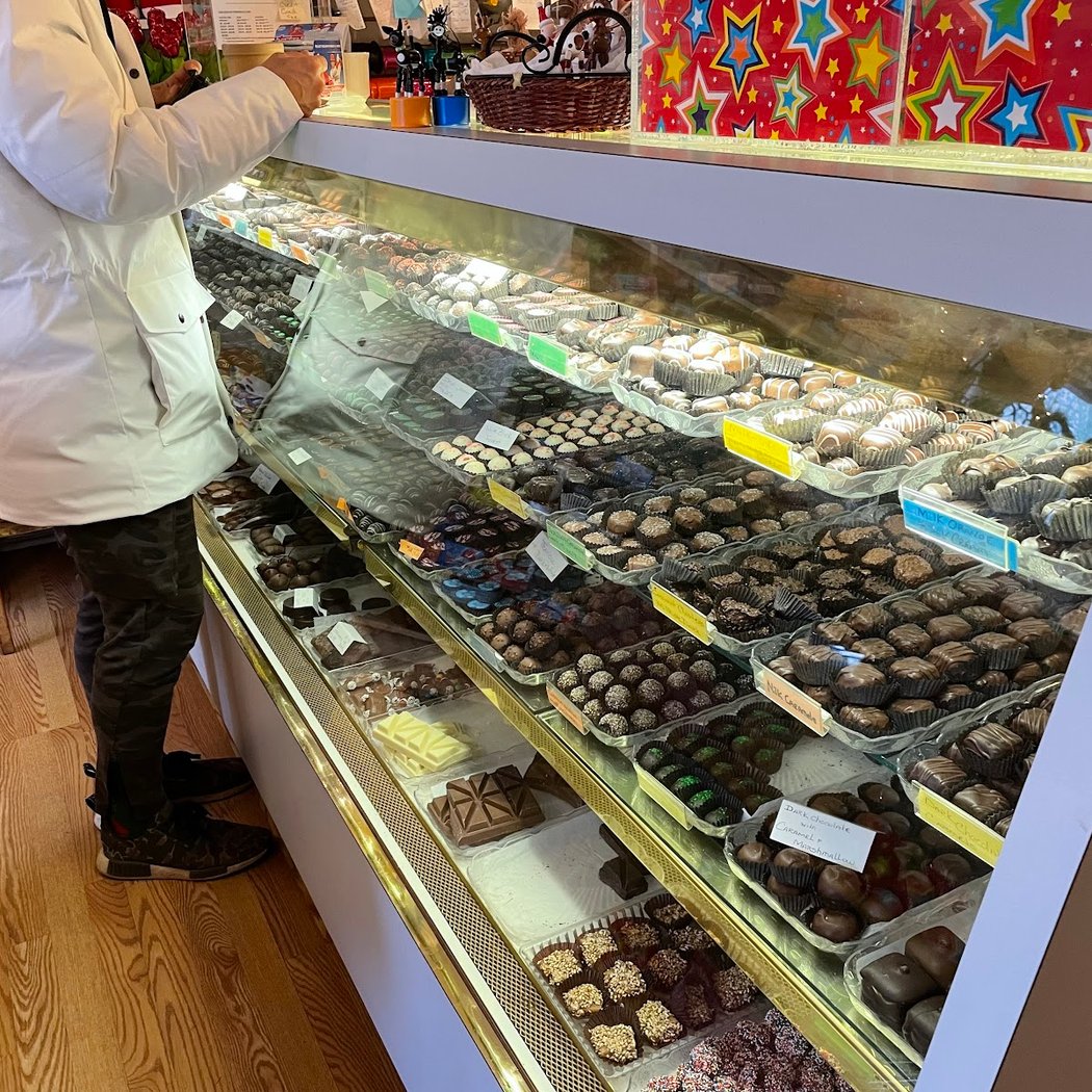 Lil' Chocolate Shoppe 2