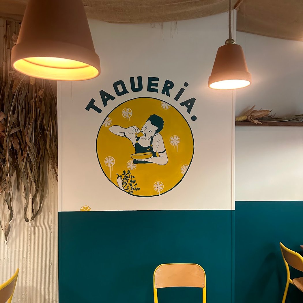 Mola Taquería 2