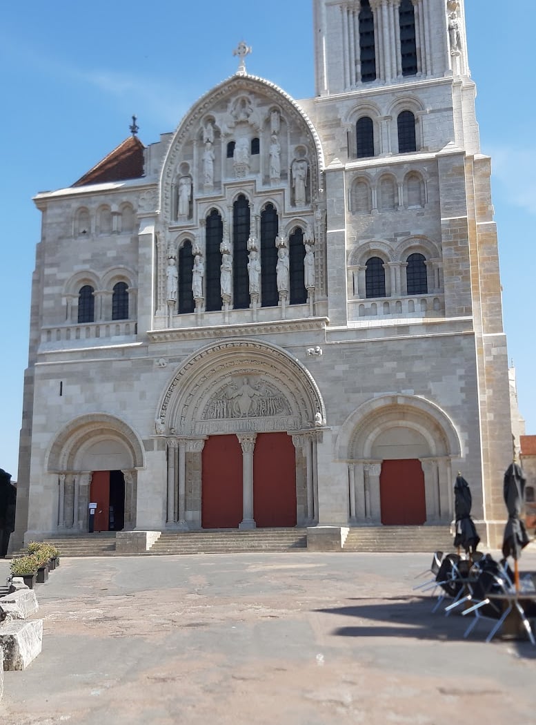 Friends of Saint Jacques de Compostela of the Way of Vézelay 2