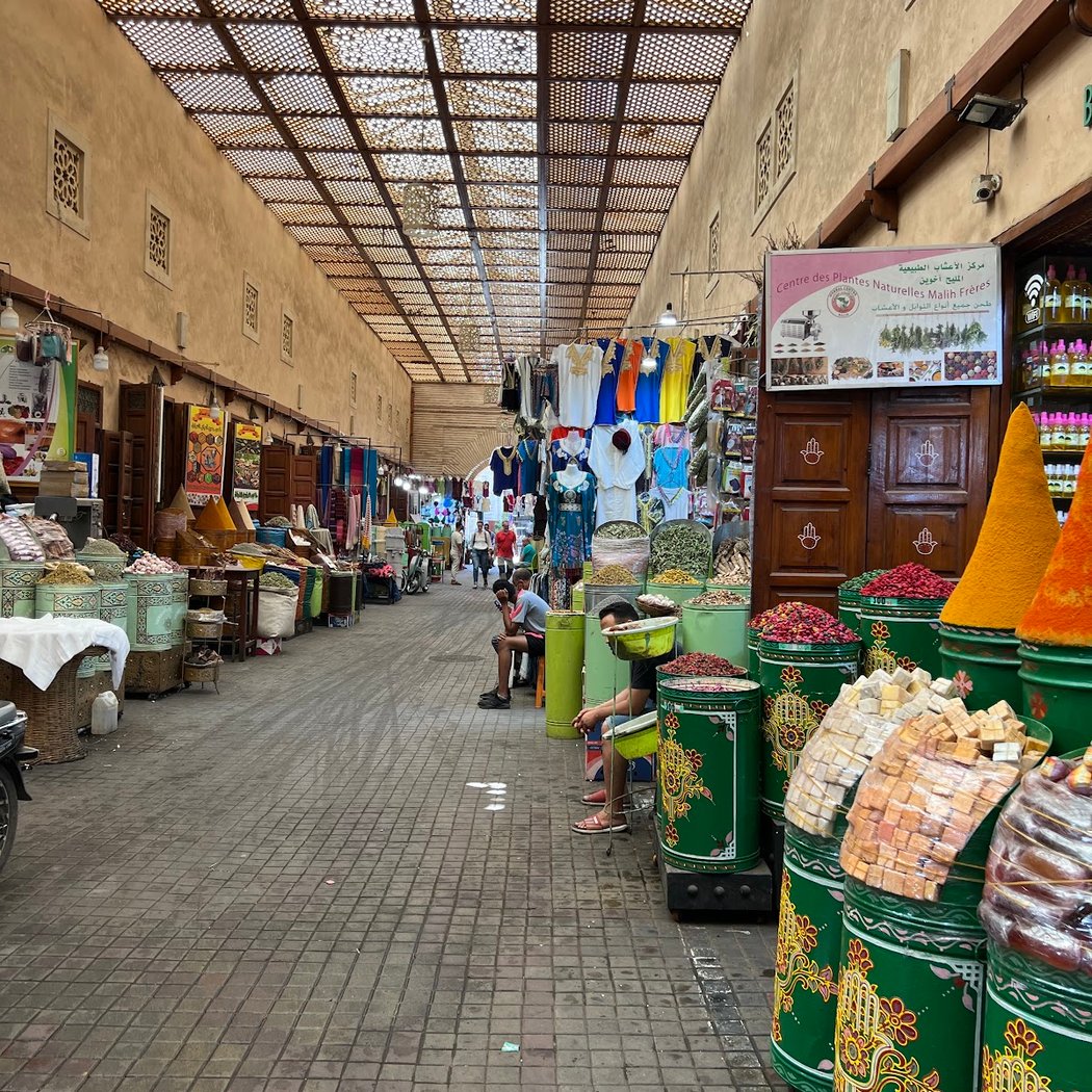 Marché Aux Epices de la place des Ferblantiers (ancien quartier Juif) 3