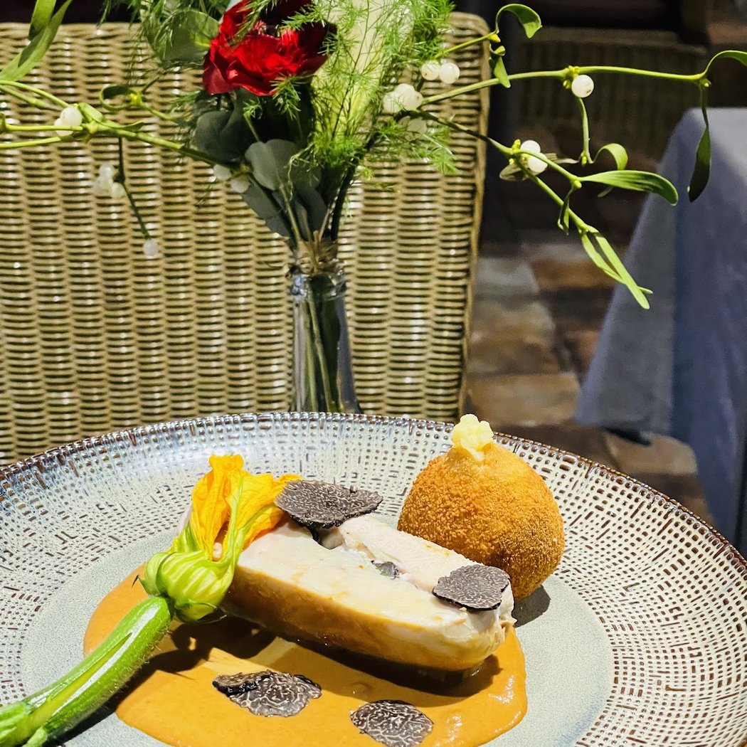 Restaurant a la Maison. 1