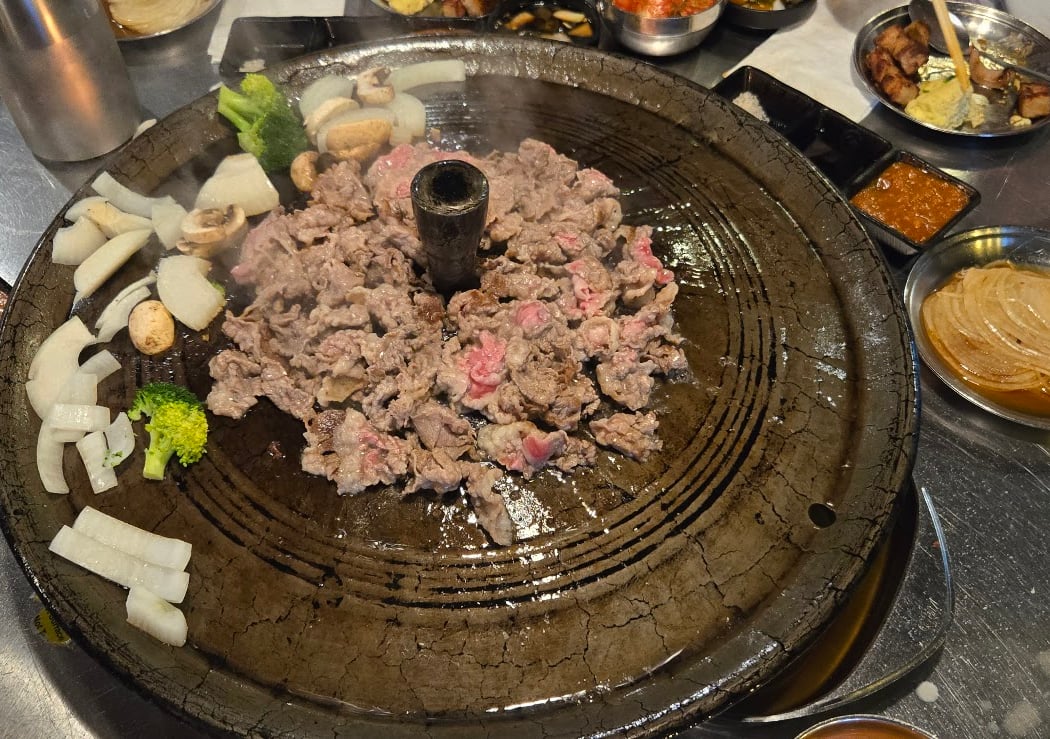 Cast Iron Pot Queens 5
