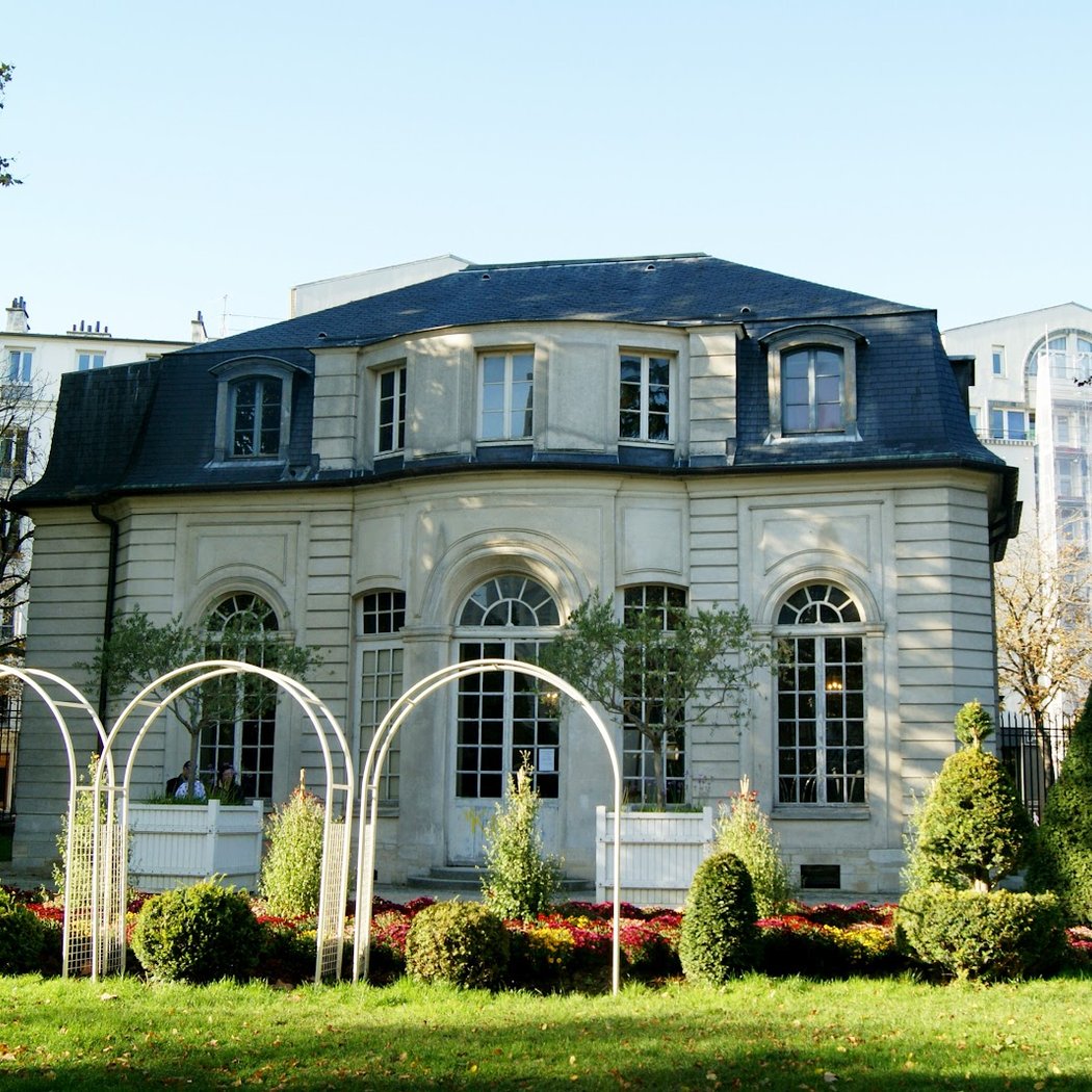 Pavilion Hermitage 3