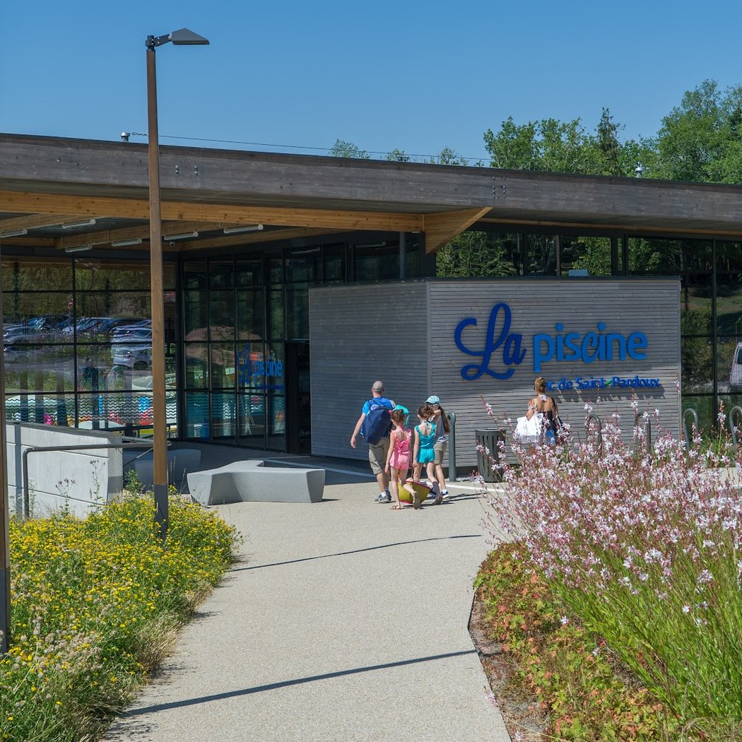 Saint-Pardoux Lake Swimming Pool 2